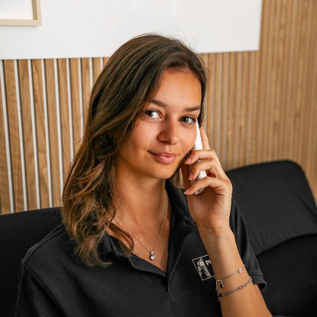 Emma am Telefon · Empfang Praxis Südstadt
